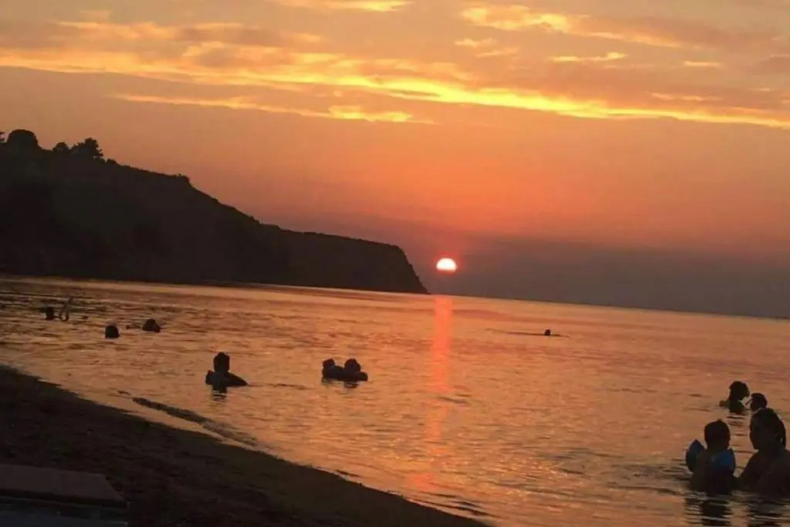 Beautiful stylish beach apt near Thessaloniki