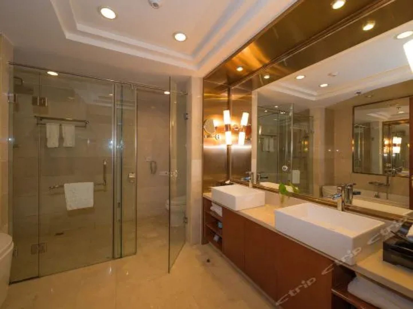 Yulin Peoples Grand Hotels & Resorts