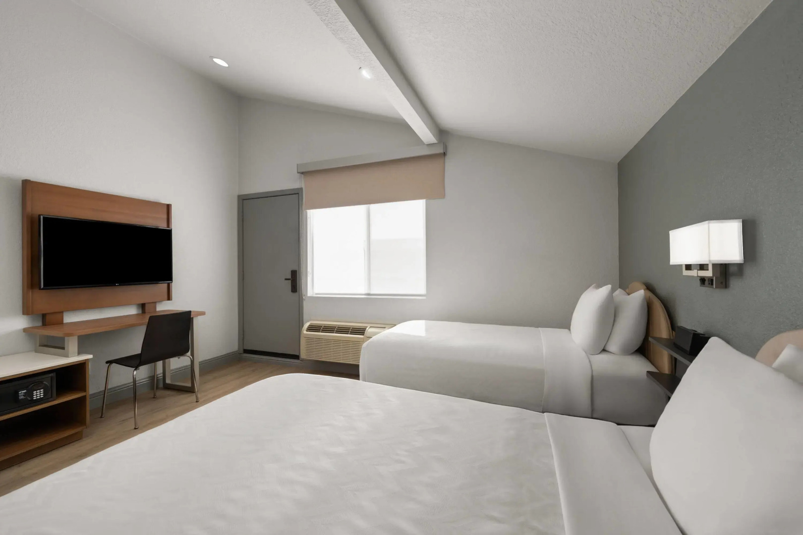 Super 8 by Wyndham Fort Bragg