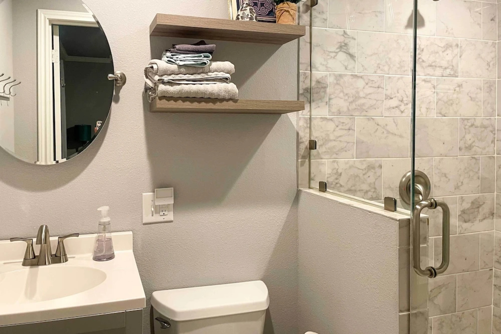 Dock & Fire Pit: Lakefront Cedar Creek Home!