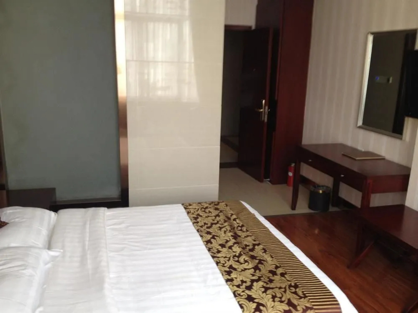 Fuyang Golden Beach Hotel