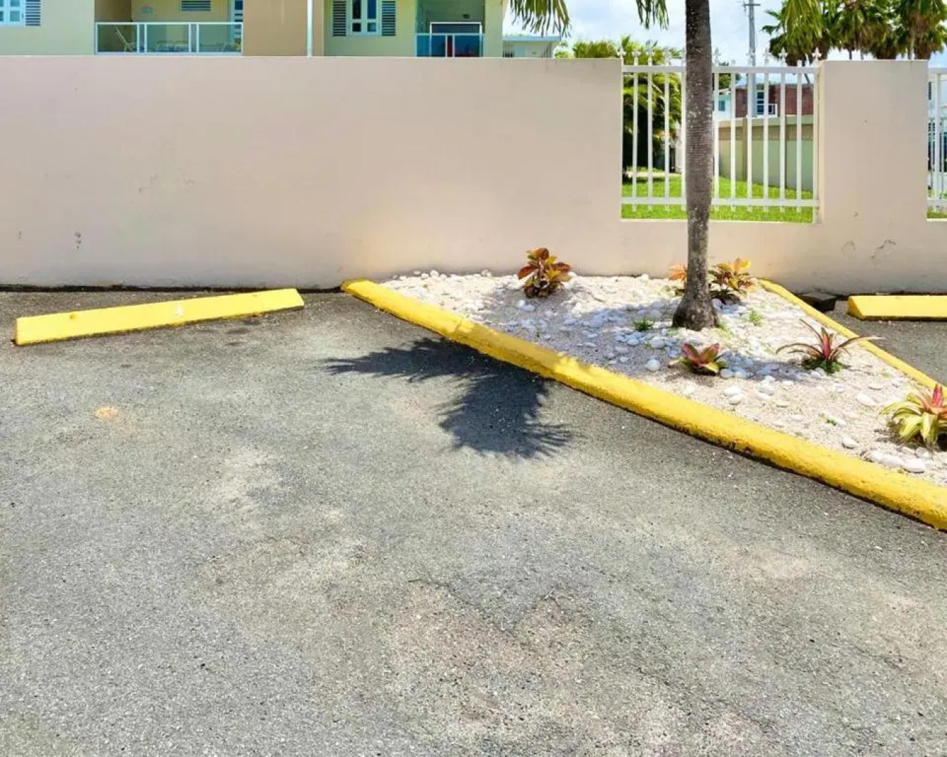 Tropical Breeze 2 Bed 2 Bath