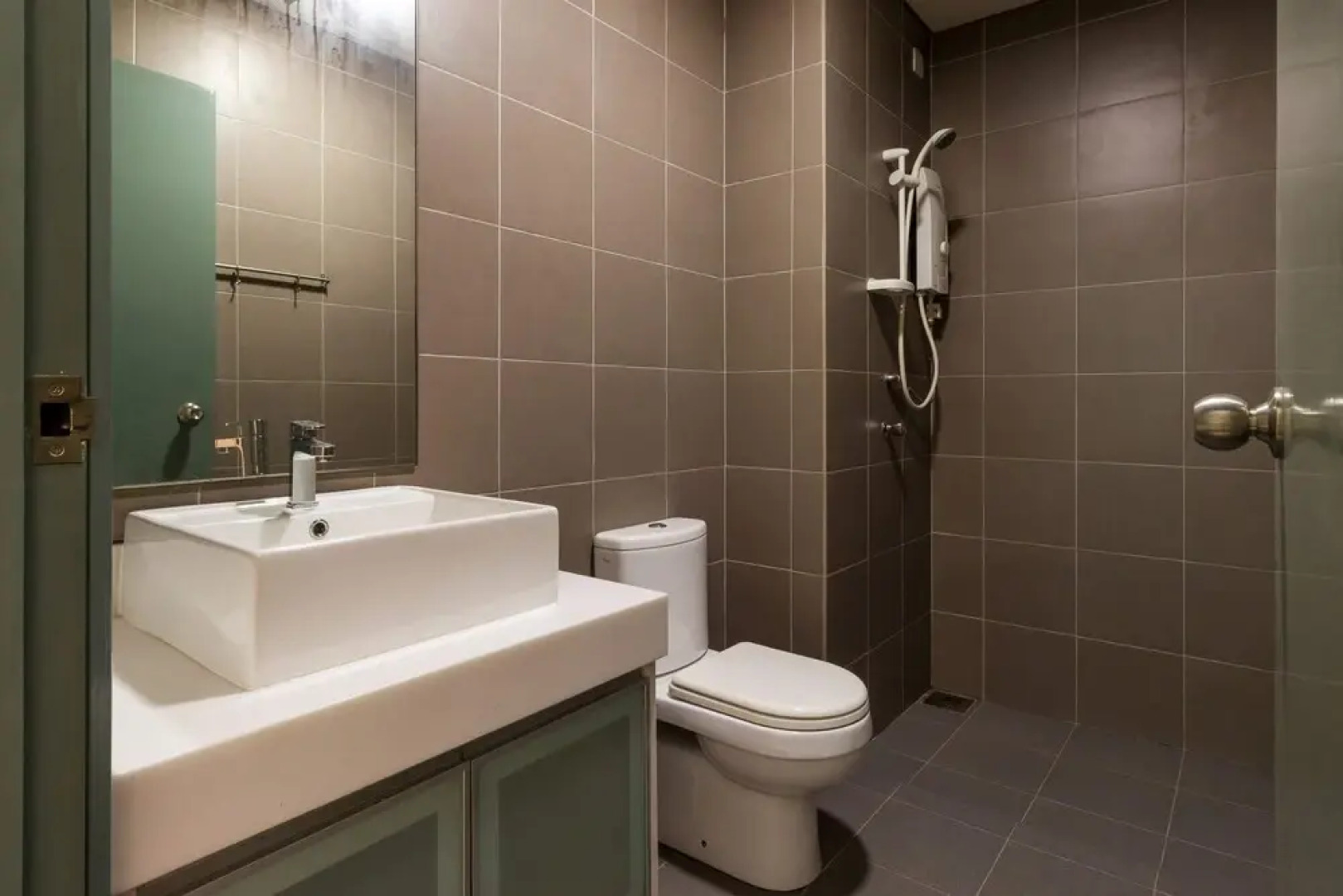 Colorful and Lovely Condo for 6 Near Klcc