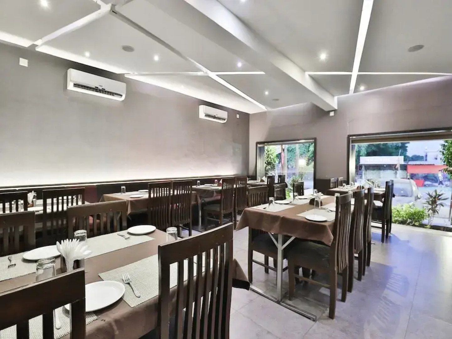 OYO 3243 Hotel Aditya Gir