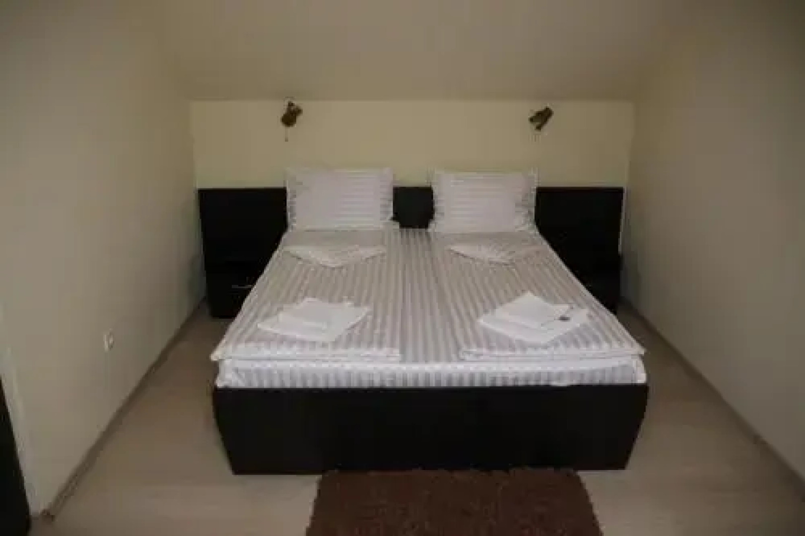 Astoria Hotel & Restaurant