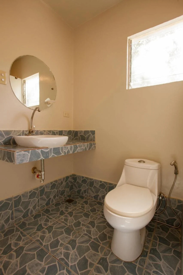 La Luna Island Resort