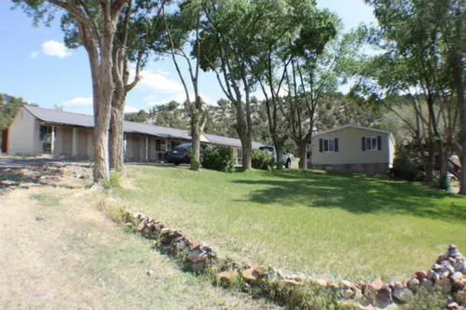 Crimson Hills Motel