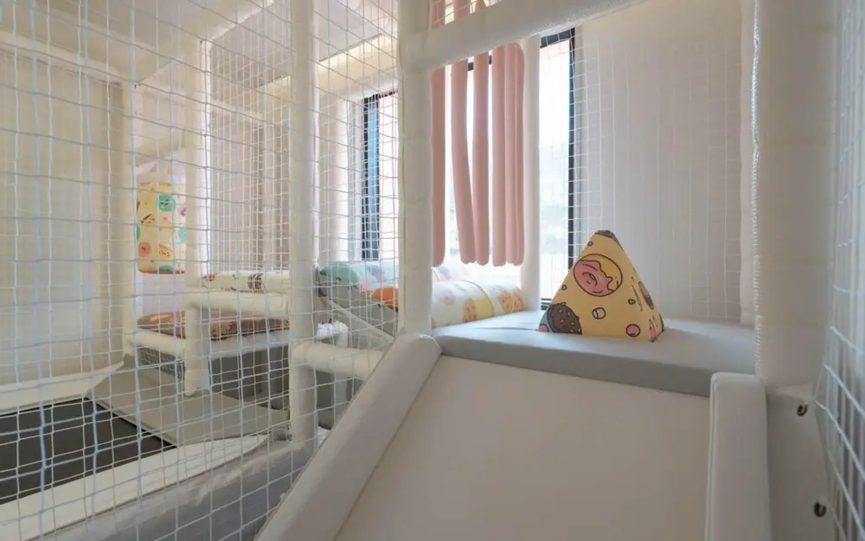 Gimhae Den Bastar Theme Kids Hotel