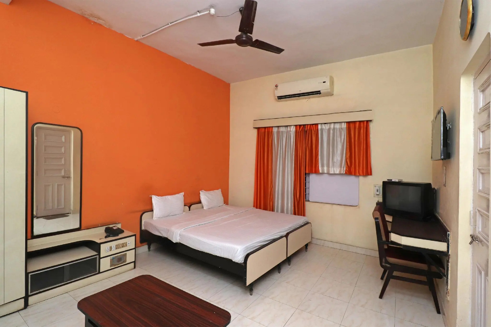 OYO Flagship 37028 Hotel Sheela