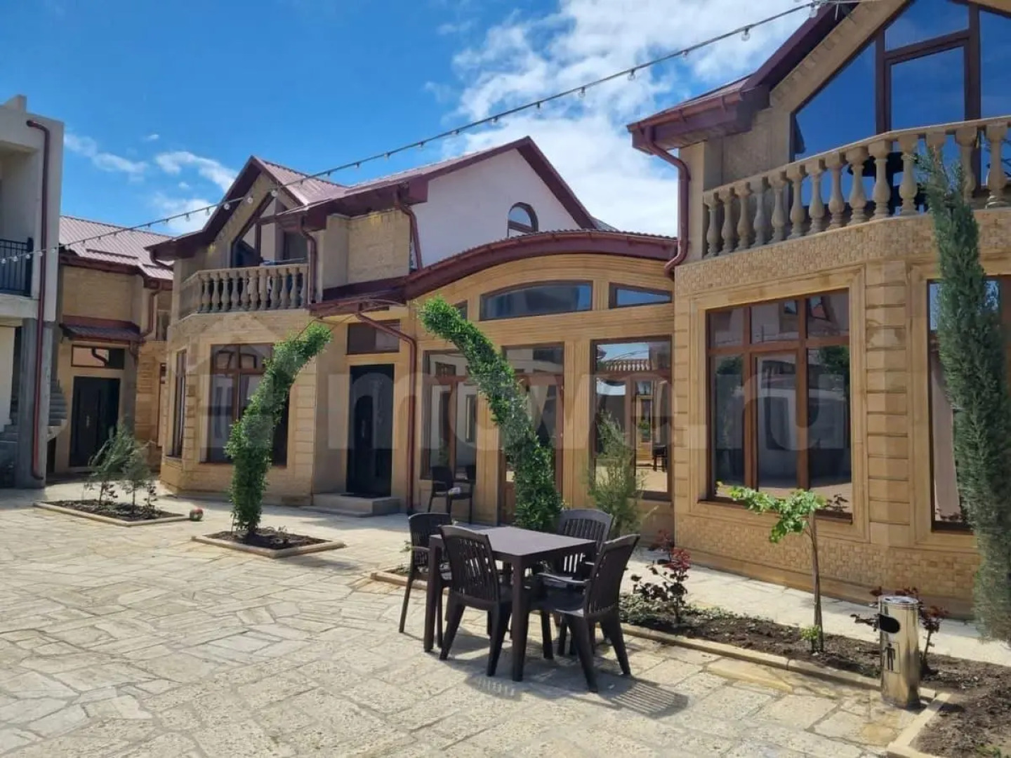 Домик у моря