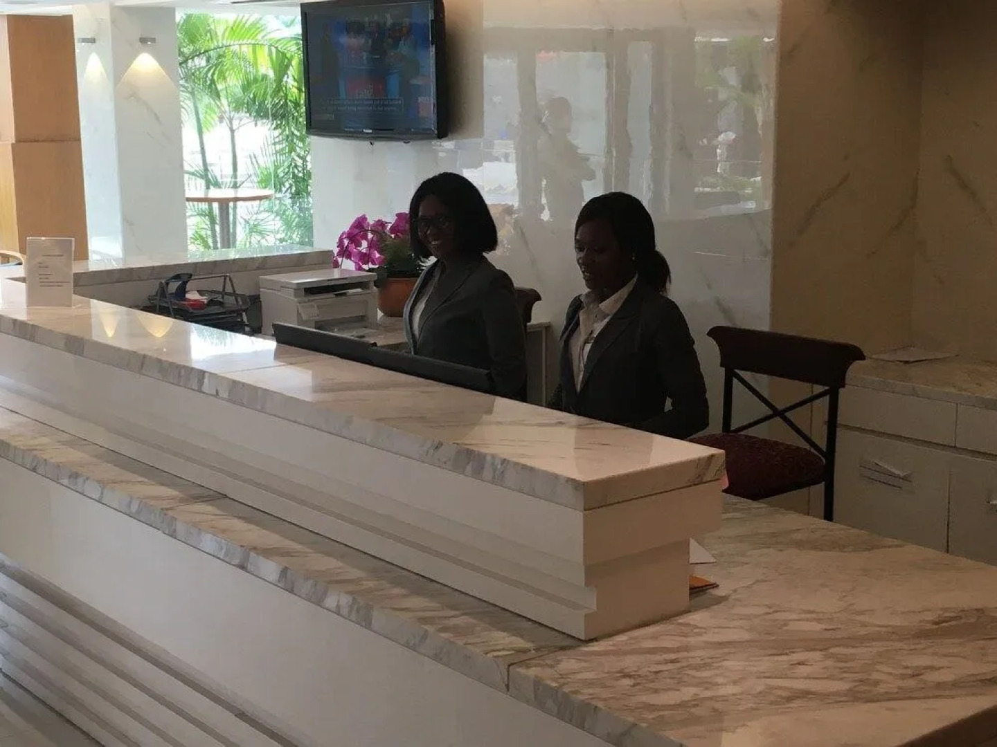 Maroko Bayshore Suites