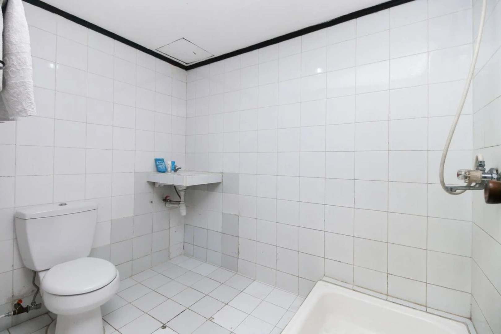 Airy Sipora Pora 4 Parapat