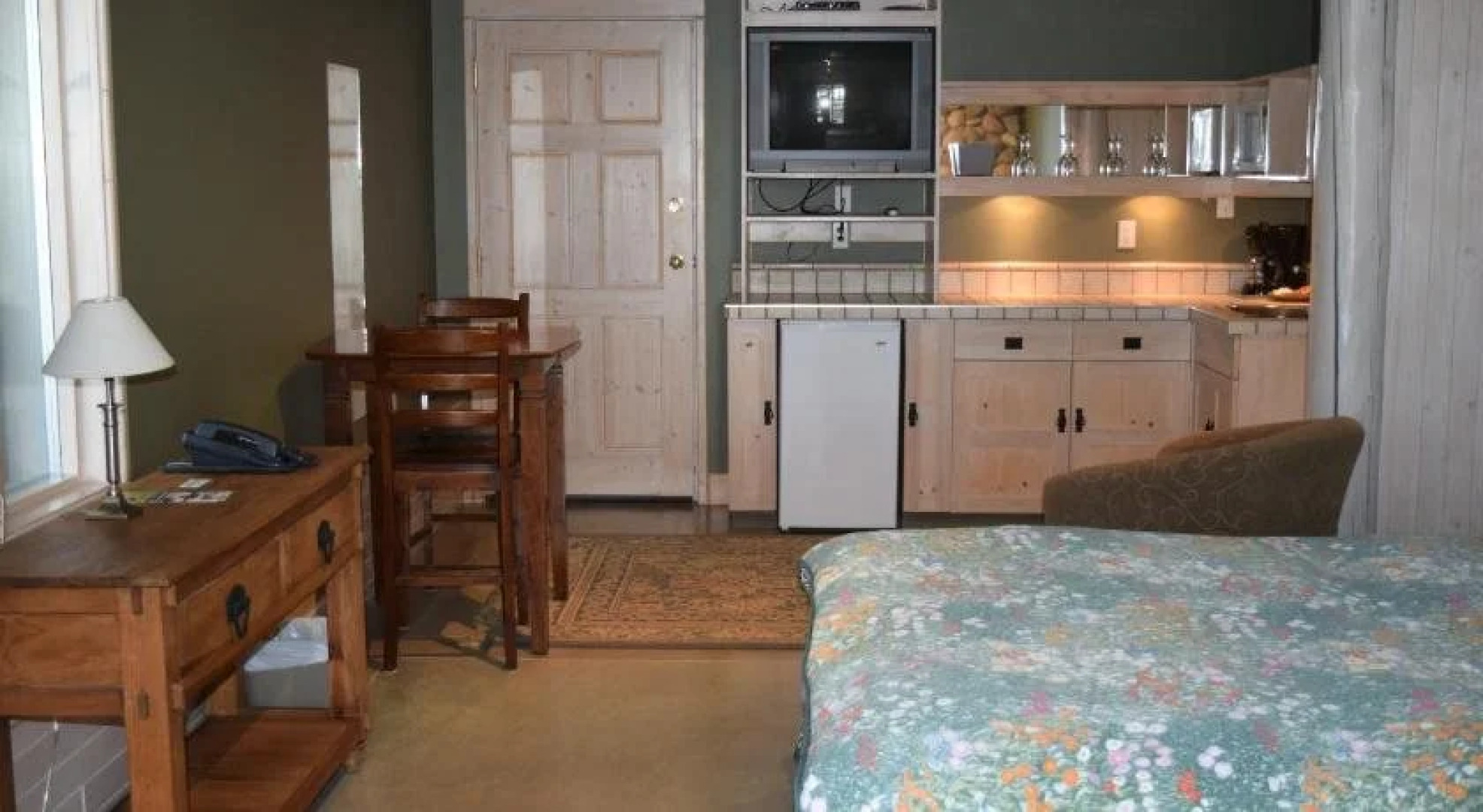 Retreat Wilderness Inn