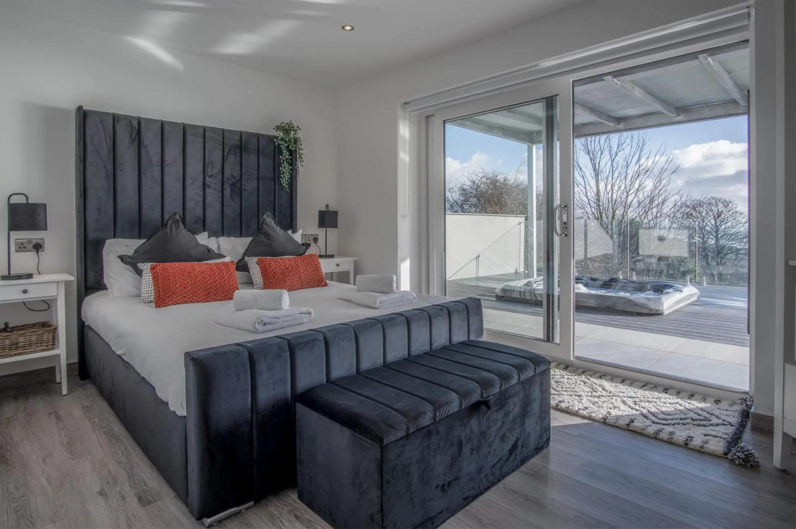 Sunrise - 5 Bedroom Luxurious Holiday Home - Pendine