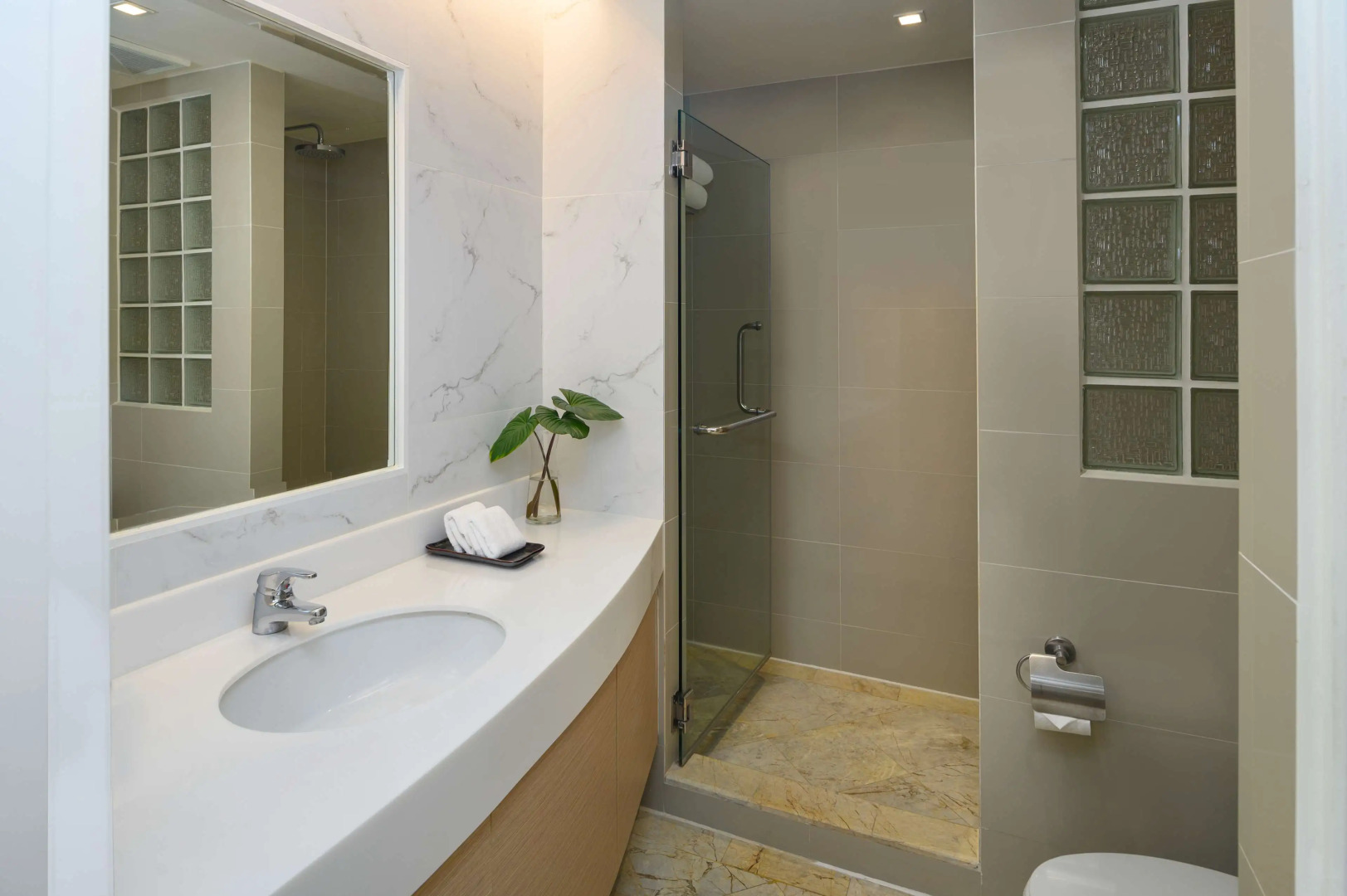 Отель PARKROYAL Suites Bangkok