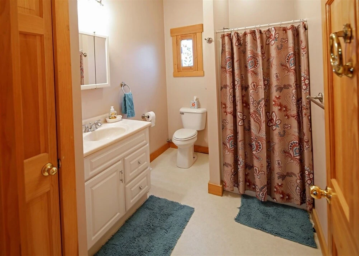 Cozy Cove Cottage Limit 6 3 Bedroom Cottage by RedAwning