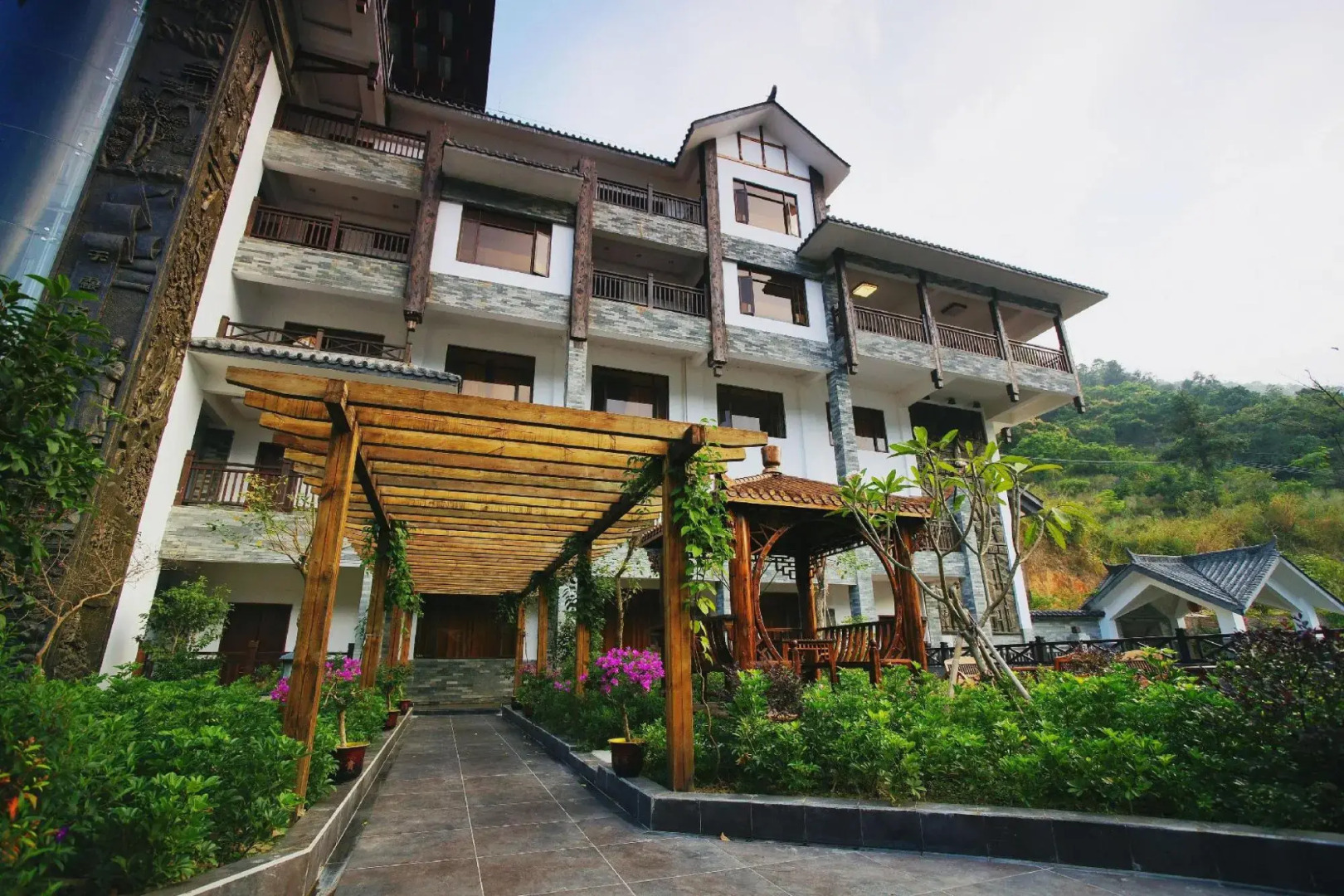 Xinxing Tianlushan Health Resort Hotel