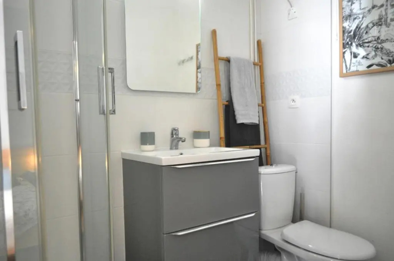 SEJOURAIXLESBAINS - Appartements Confidence hyper centre calme