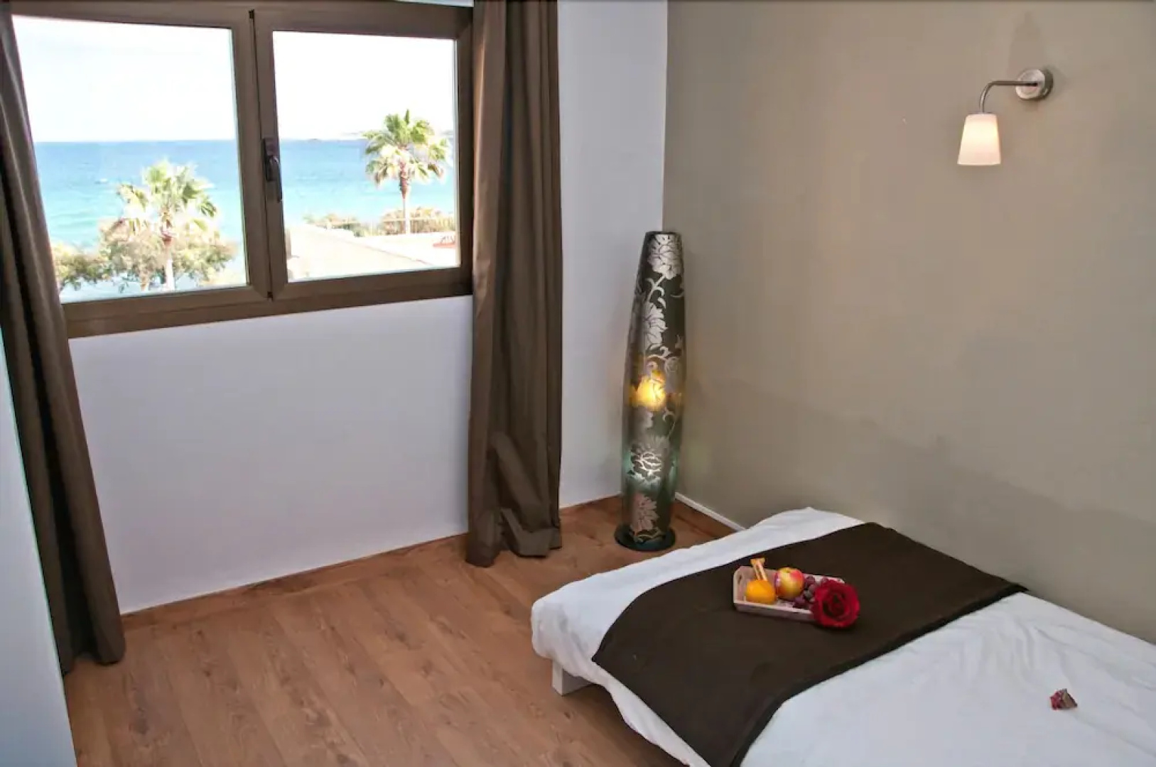 Seven Hostal & Spa