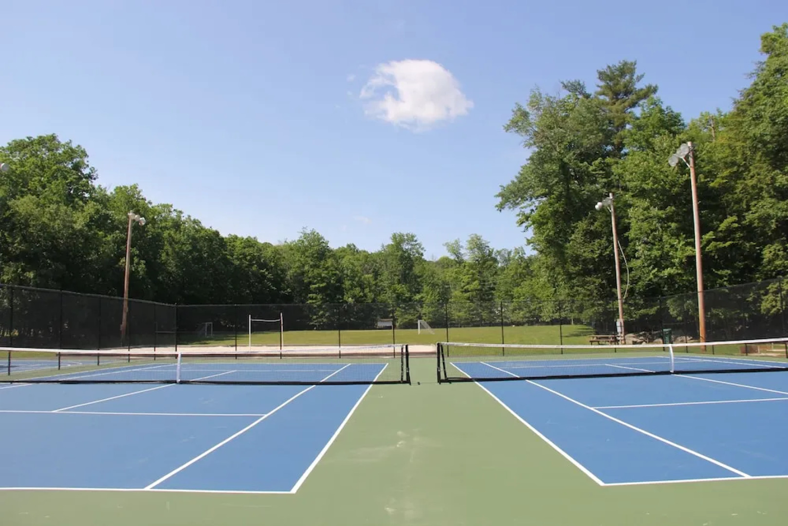 Beautiful Lakeside House Near Camelback