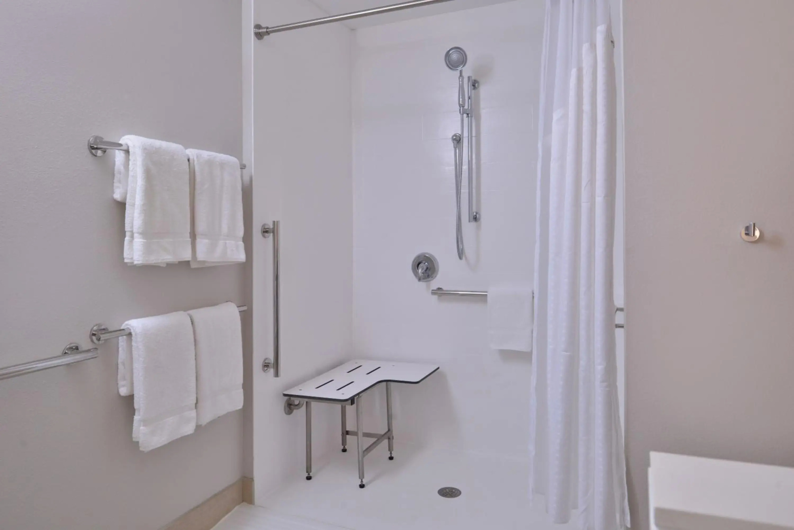 Holiday Inn Express & Suites Marshalltown by IHG
