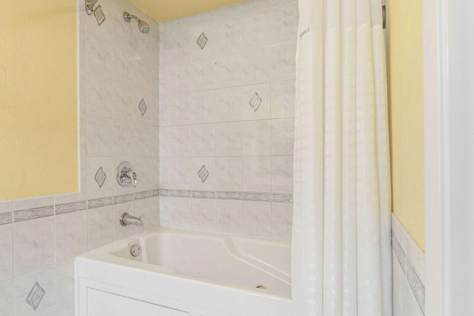 Days Inn by Wyndham Nanuet / Spring Valley