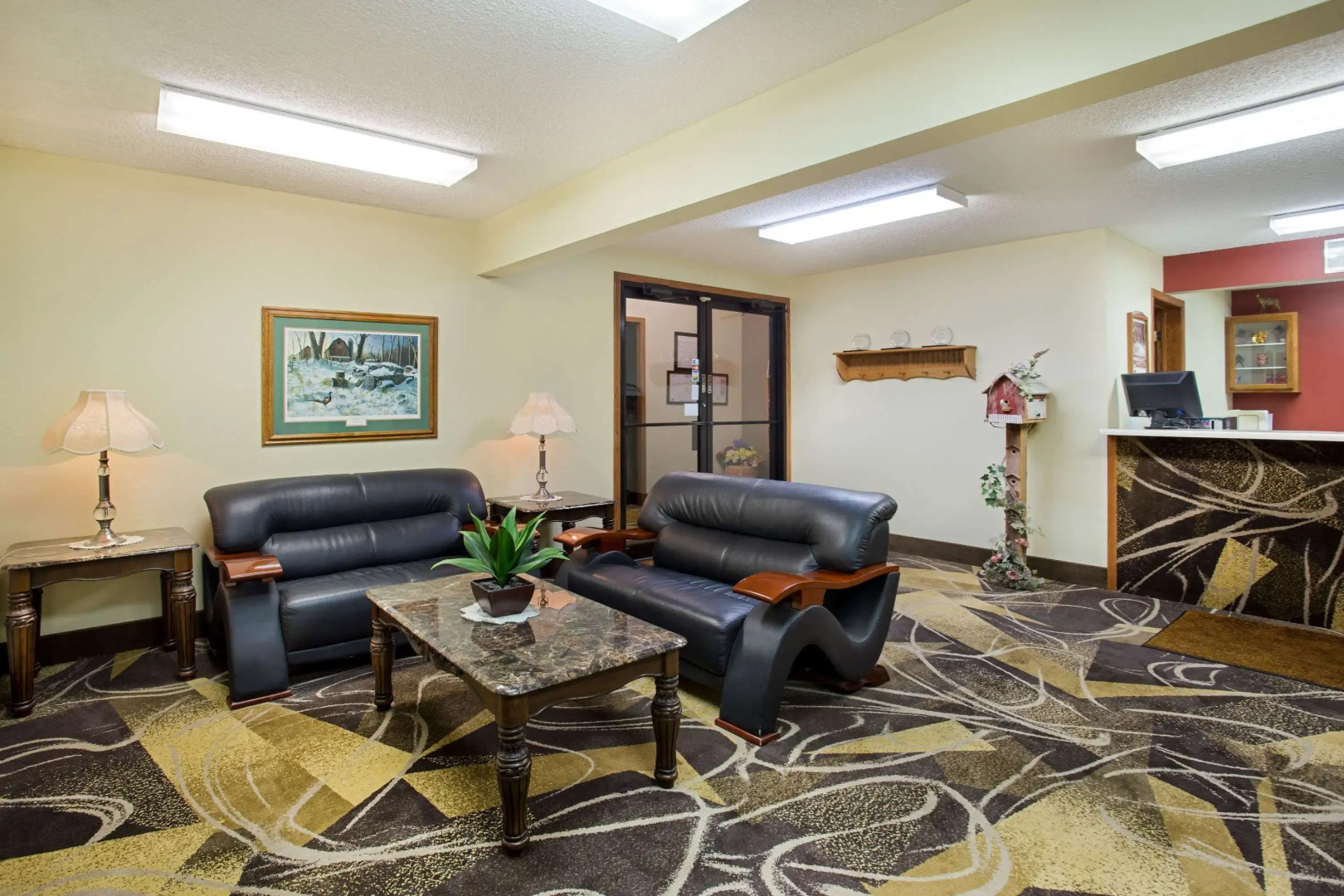 Super 8 by Wyndham Charles City