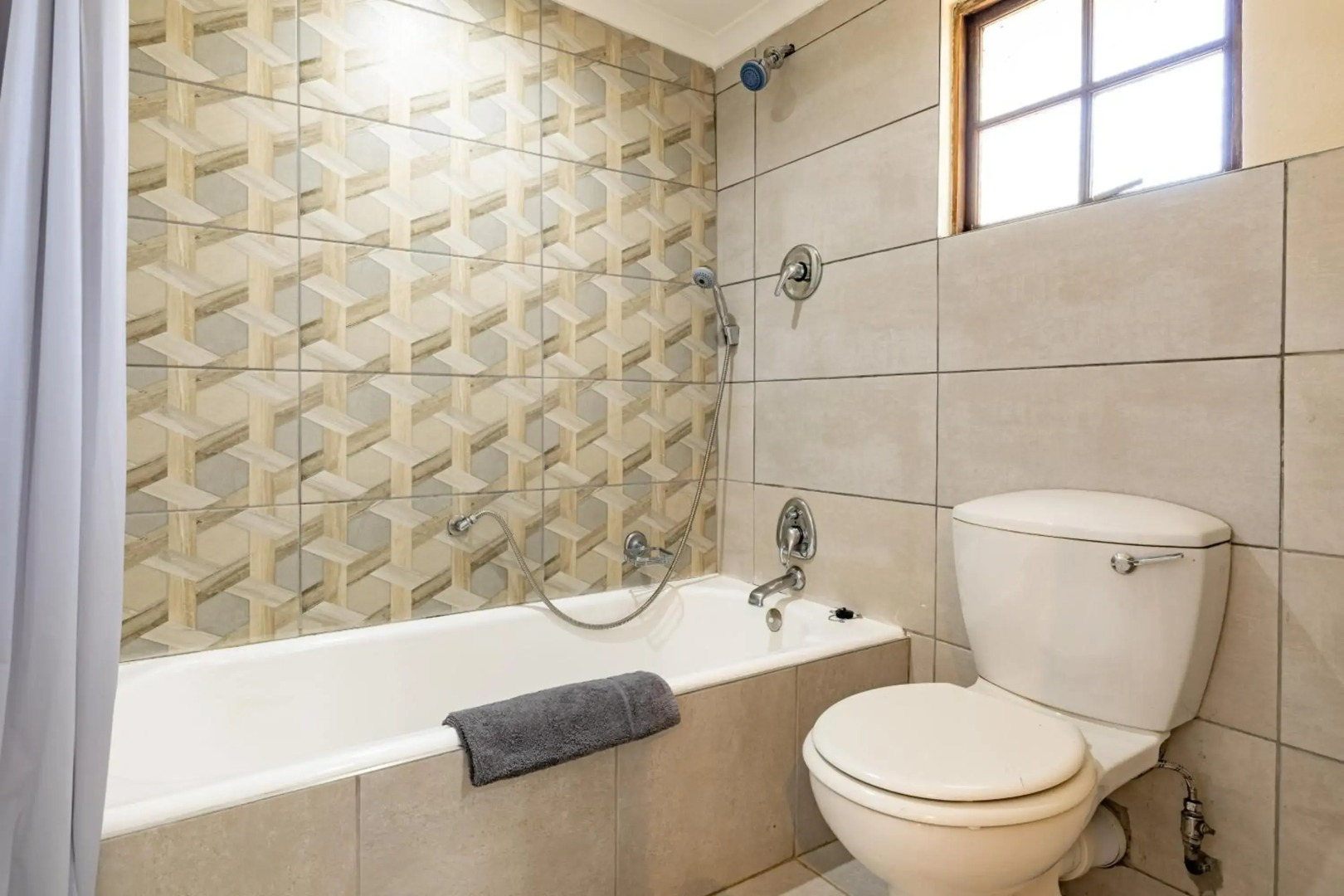 Hotel Numbi and Garden Suites