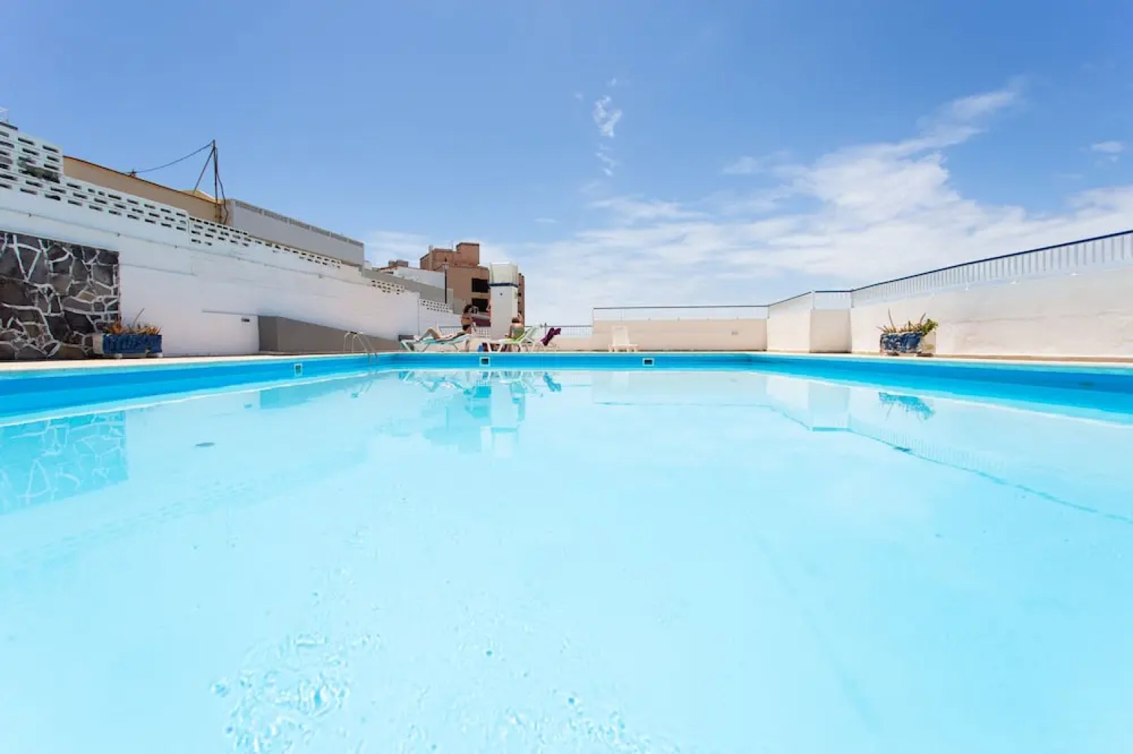 Frontline Bajamar with pool & gym