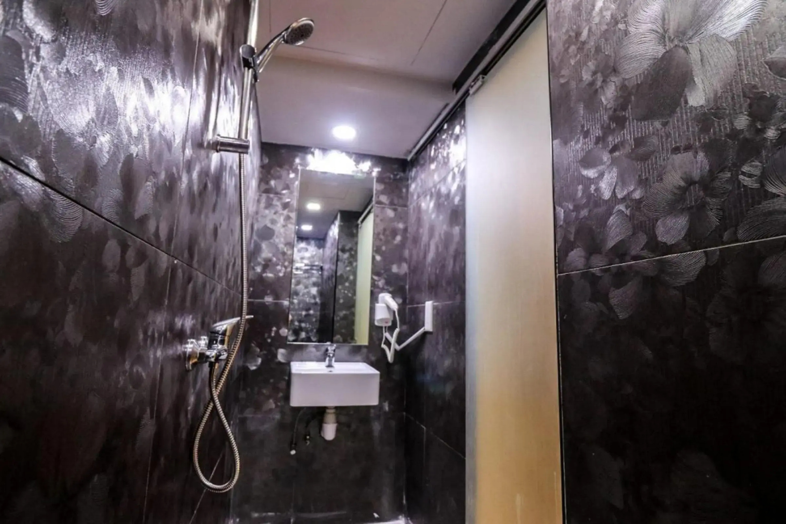 Hotel Calmo Chinatown