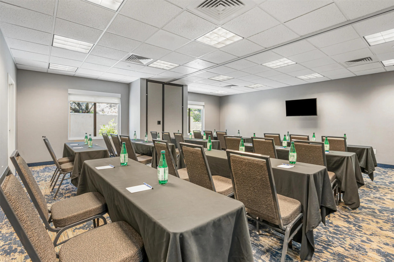Best Western Valencia/Six Flags Inn & Suites