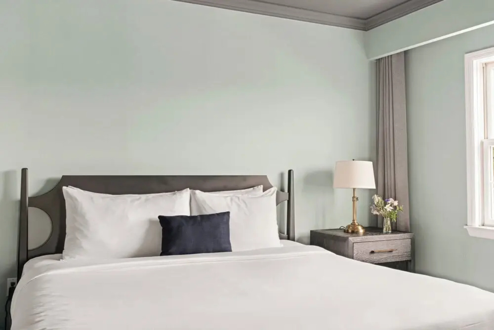 The Harbor Front Inn