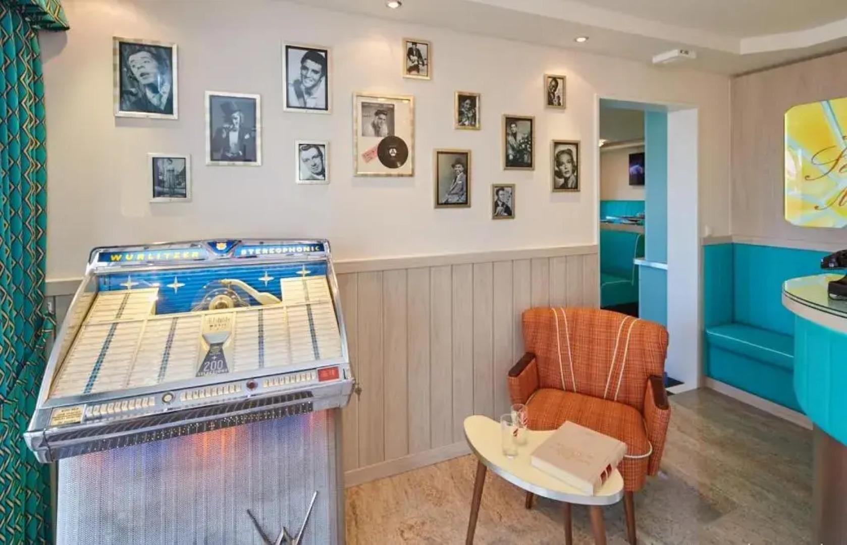 Bernstein Hotel "50`s Seaside Motel"