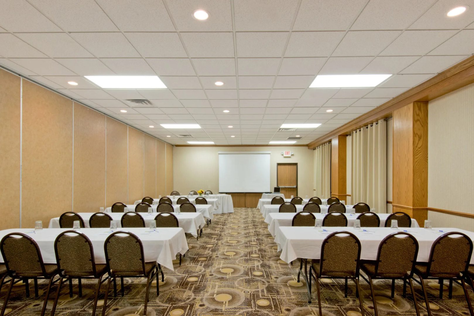 Holiday Inn Express & Suites - North Platte by IHG