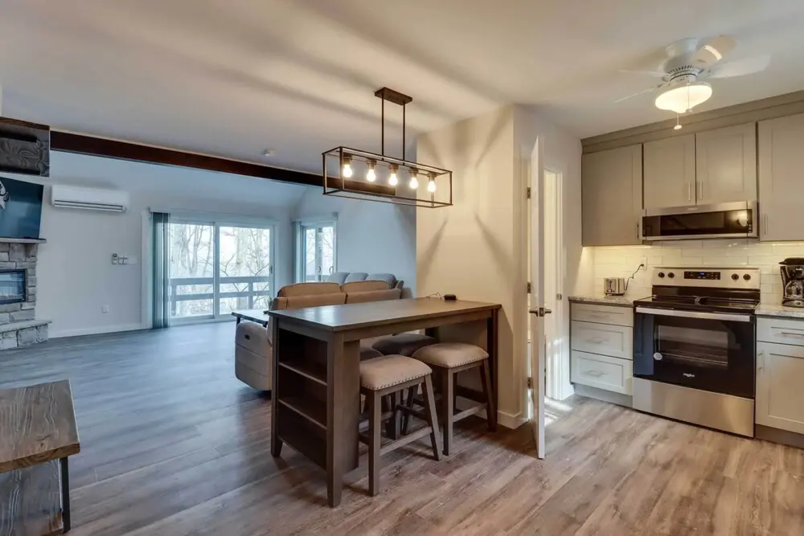 1 Mi to Camelback Resort: Tannersville Townhome