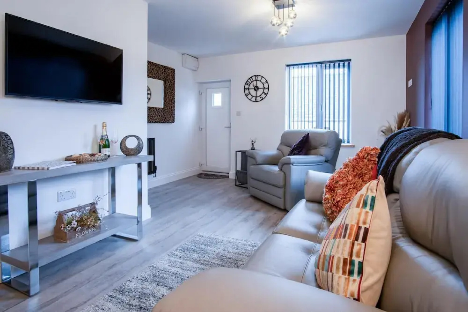 Wiston Street - 2 Bedroom Holiday Home - Pembroke