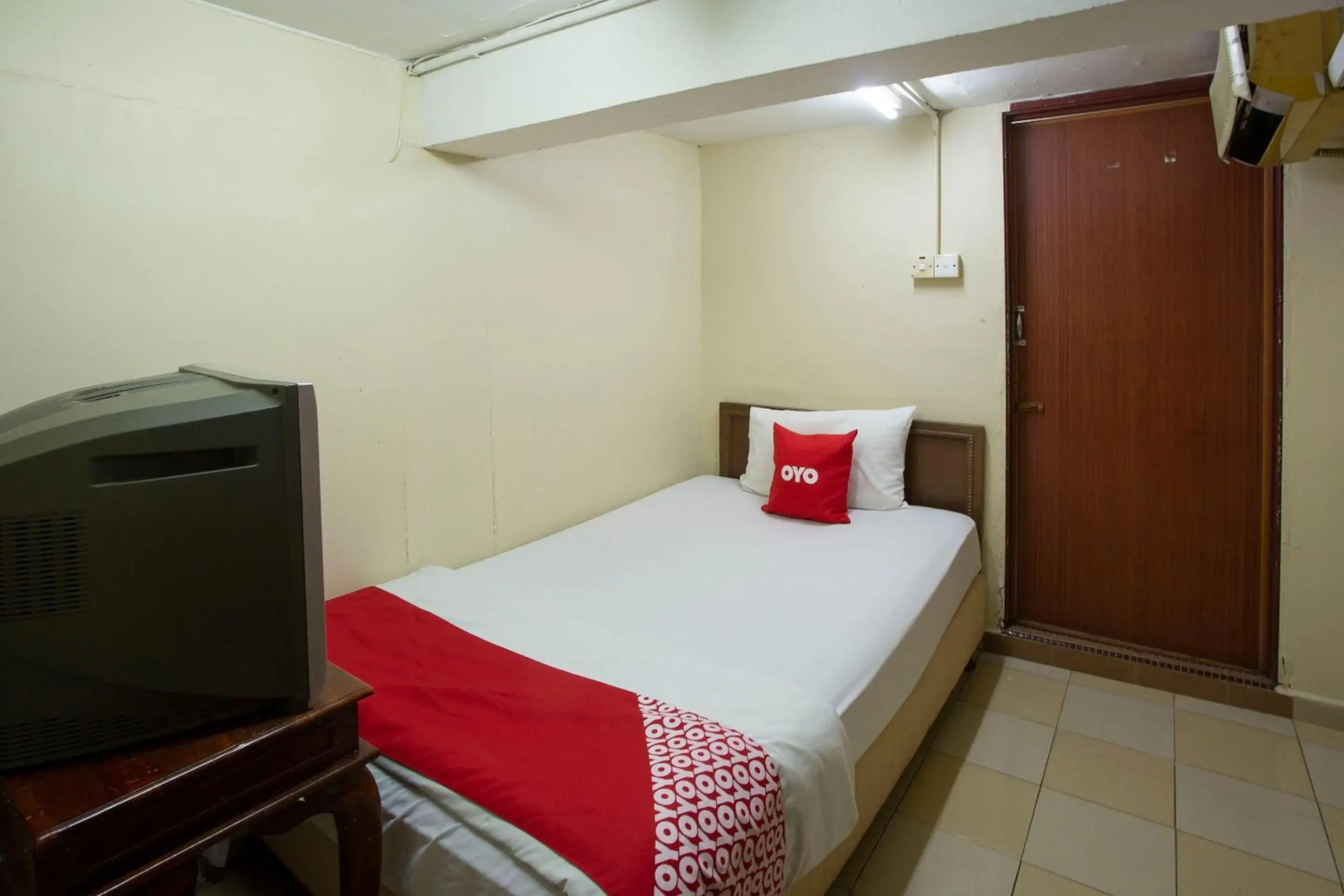 SPOT ON 90137 Casavilla Hotel Pudu