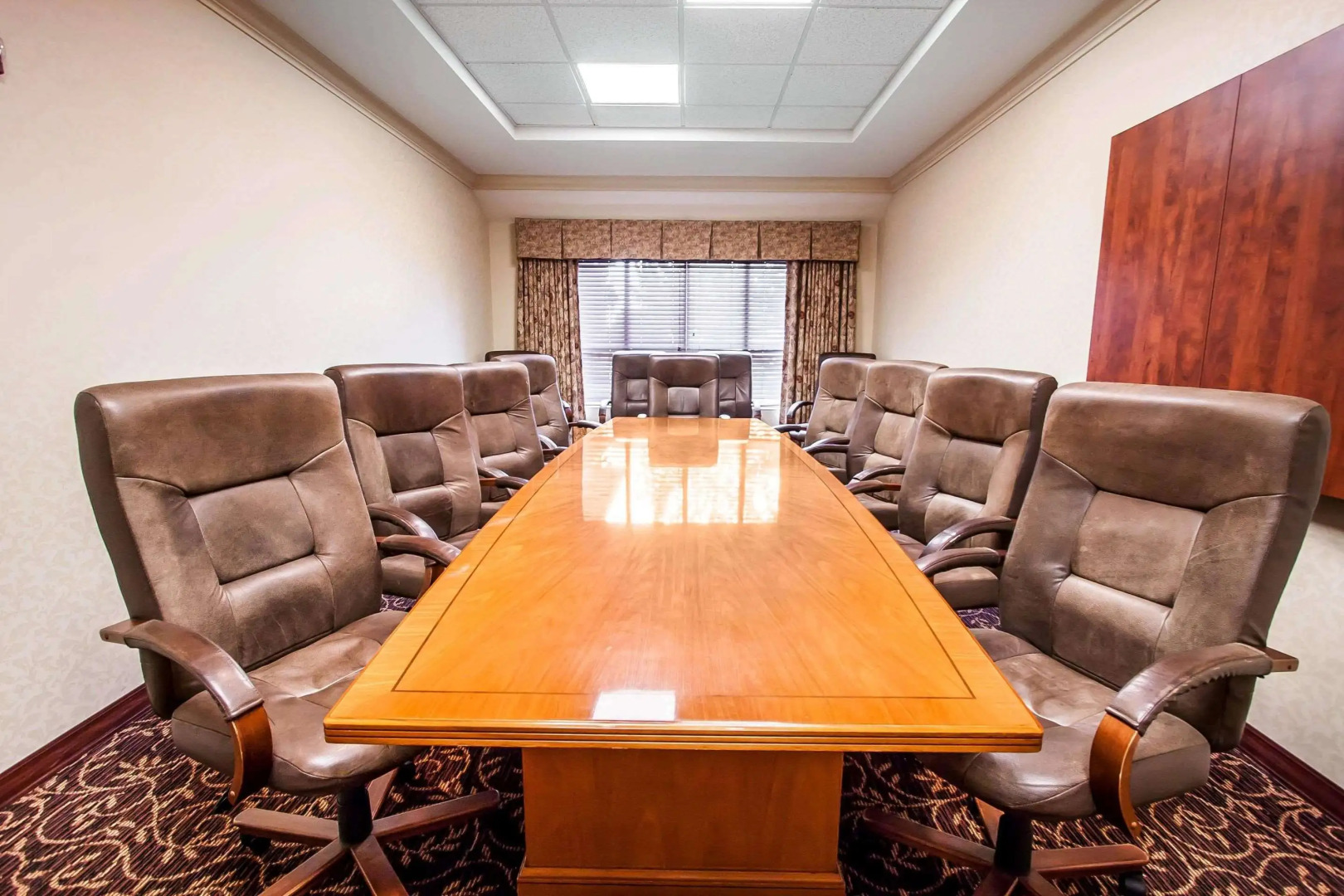 Comfort Inn & Suites McMinnville Wine Country