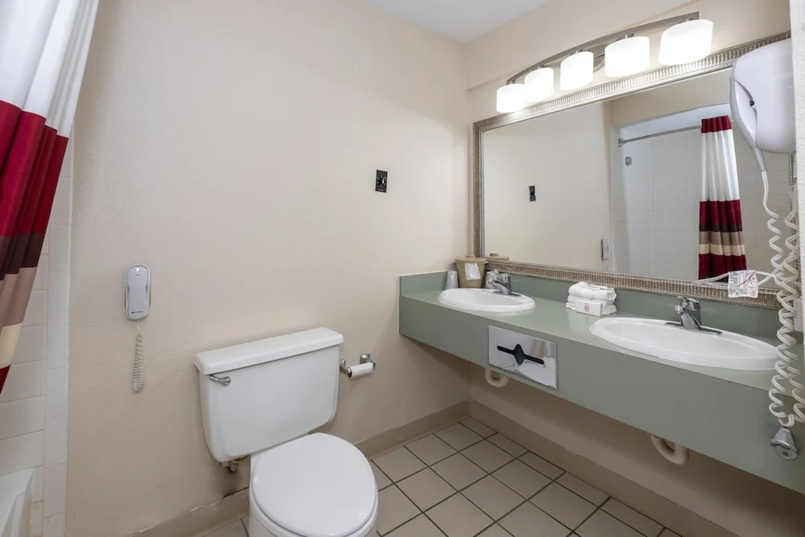 Best Western Genetti Inn & Suites