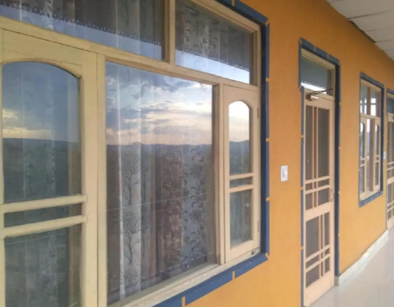 Yellowoaks Guest House by stayapart