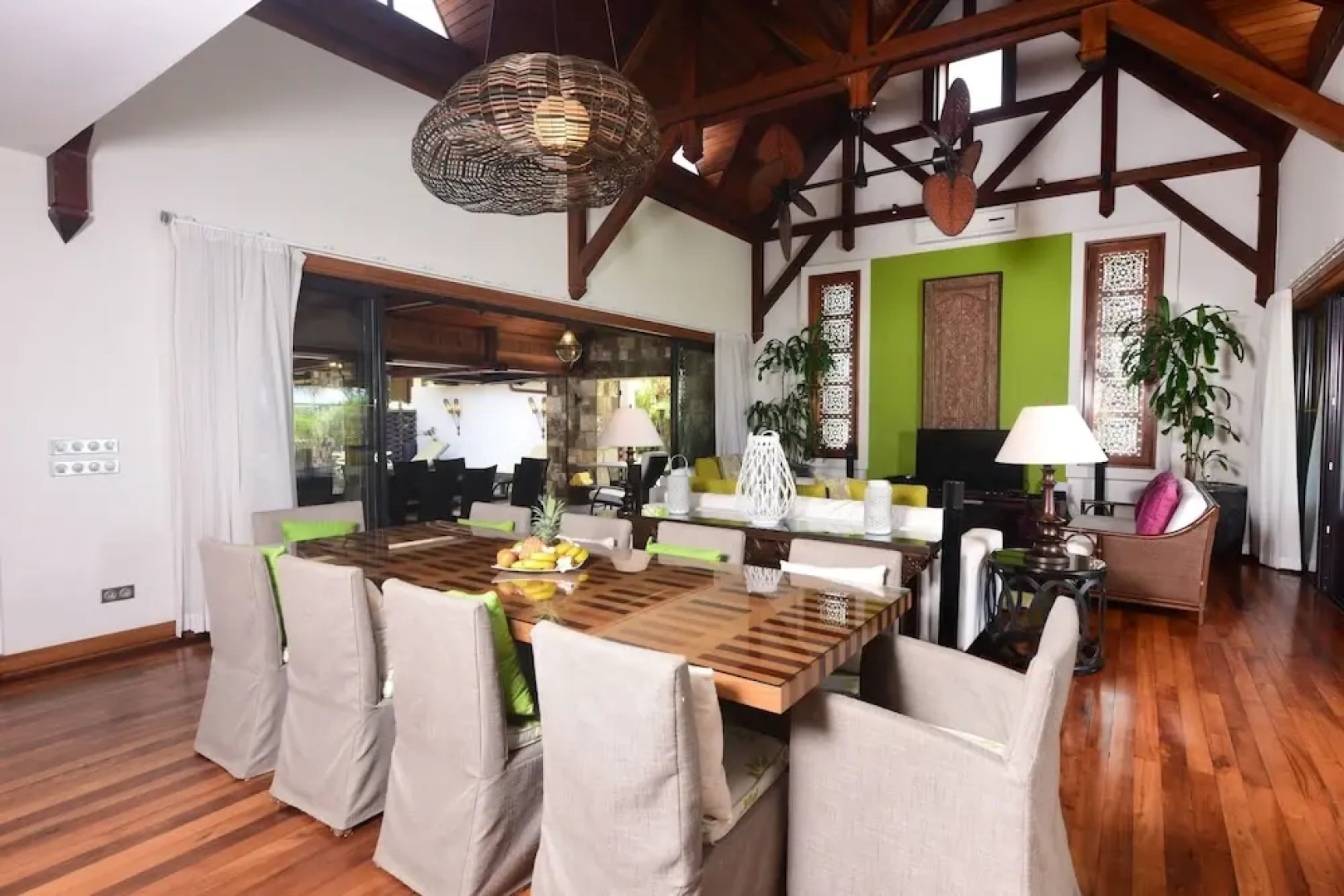 Sankhara Beachfront Villas