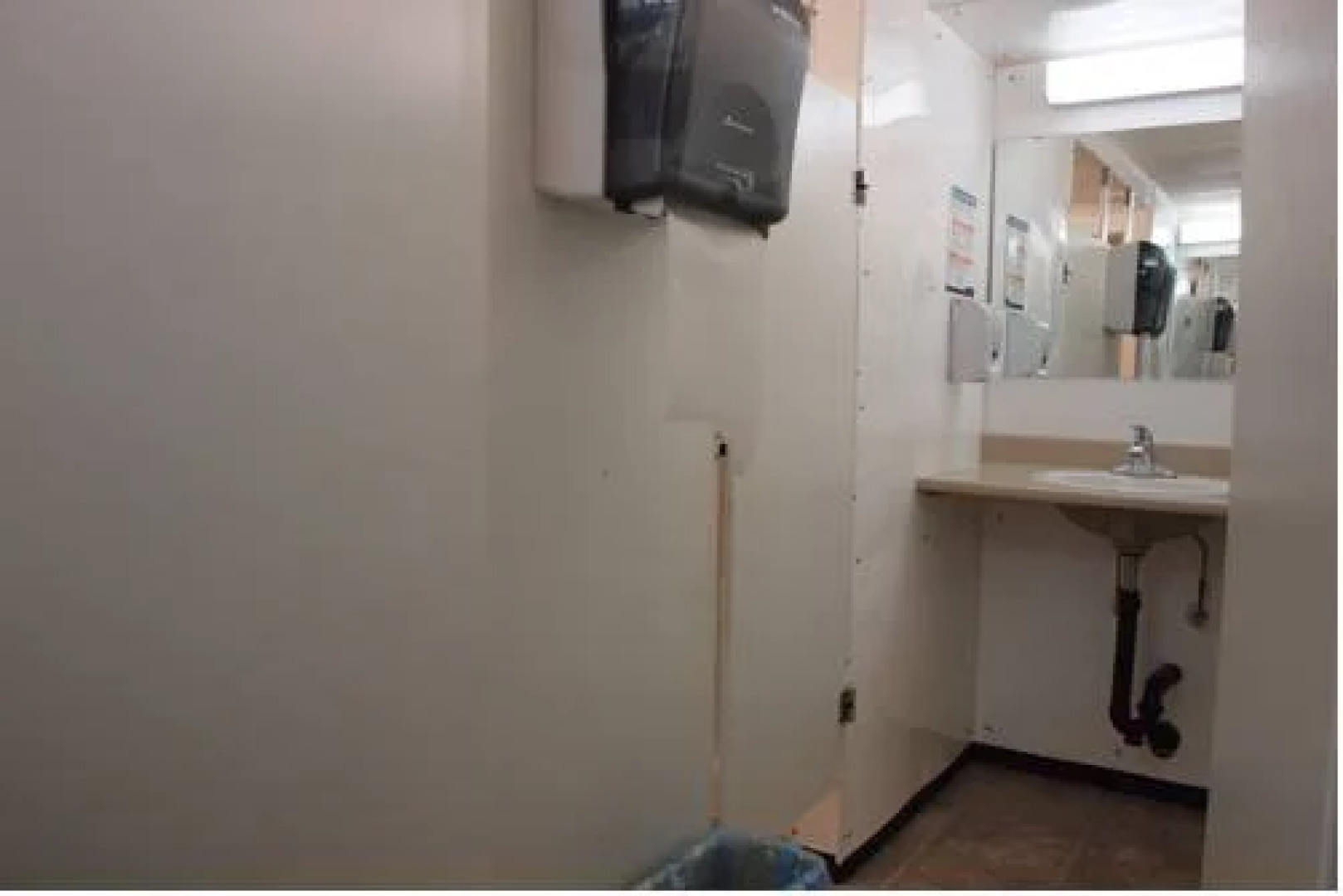 HI-Castle Mountain Hostel