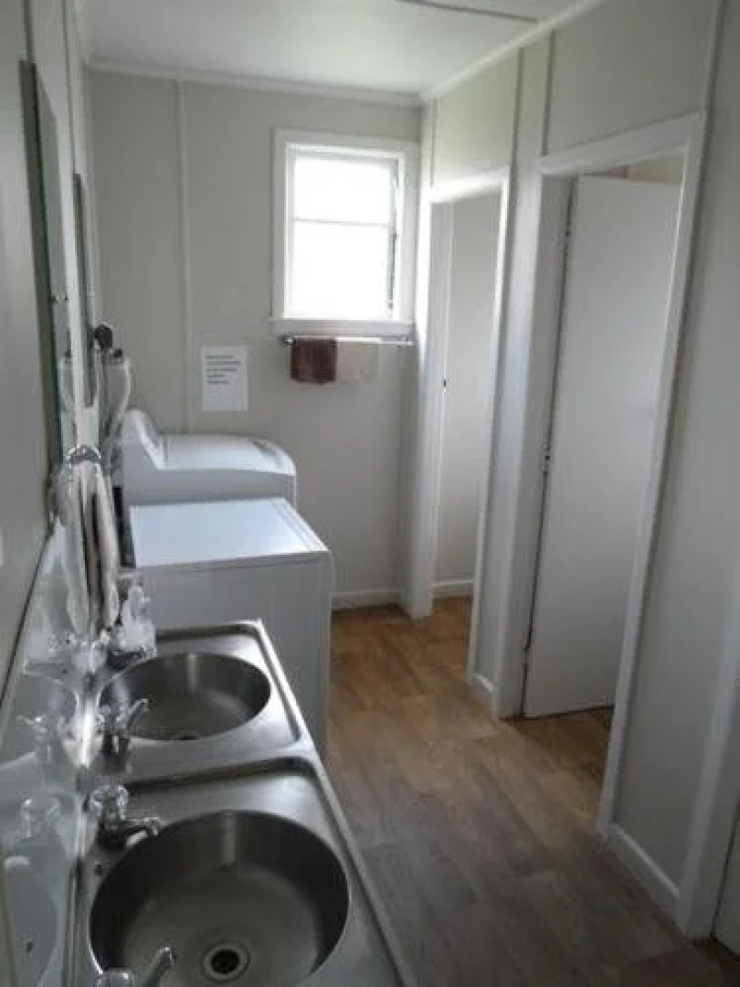 Lake Maraetai Lodge - Hostel