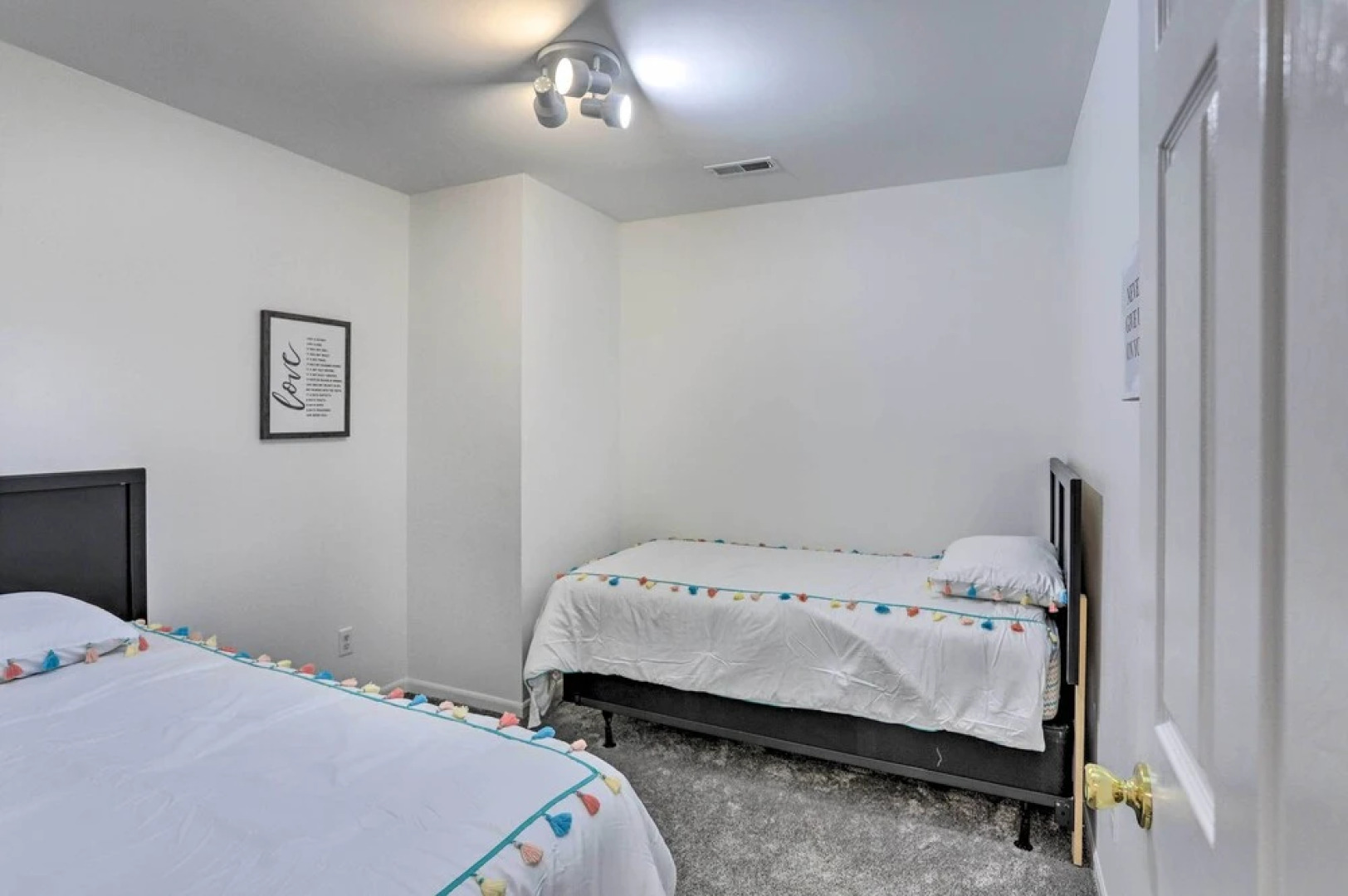 Welcoming Ohio Getaway < 9 Mi to Dtwn Toldeo!