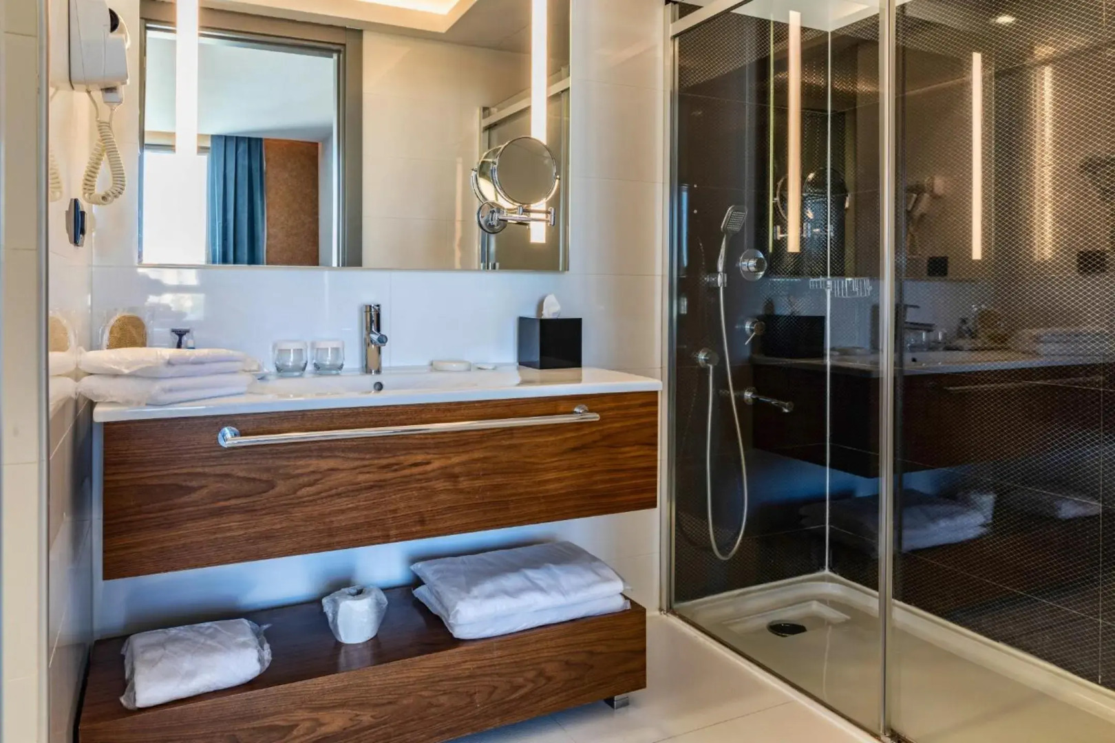 Holiday Inn Express Suites Belmont by IHG