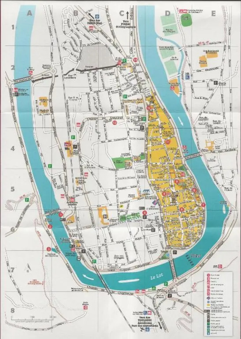 Grand studio de charme rénovation haut de gamme centre historique CAHORS