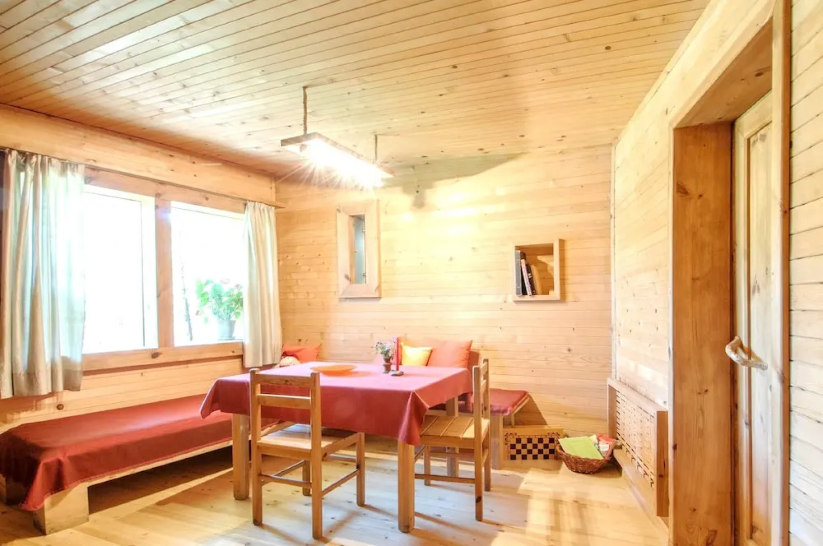 House With 2 Bedrooms in Hadzhidimovo, With Wonderful Lake View, Shared Pool, Enclosed Garden