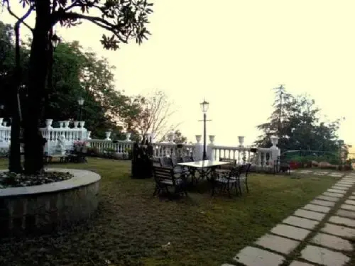 The Amber - Vermont Estate