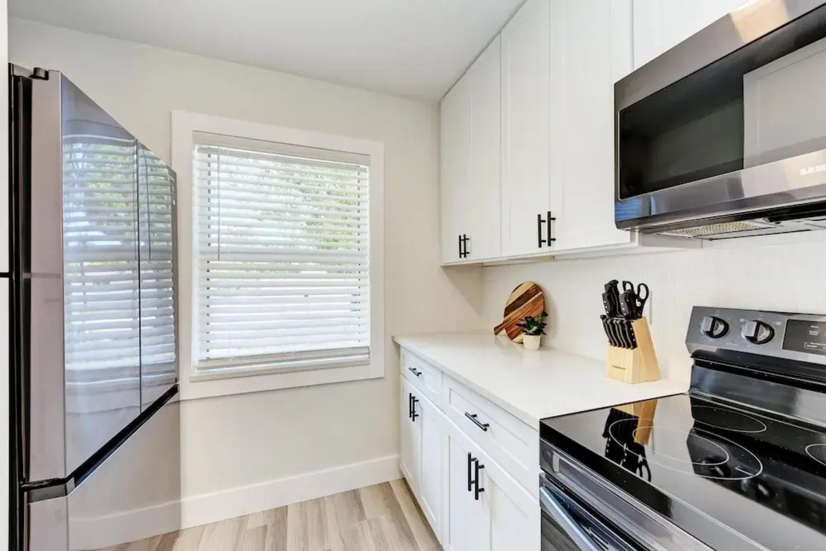 Charming Florida Beach Home w King Bed Patio