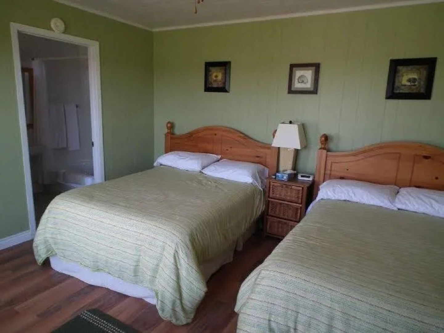 Points East Beach Motel